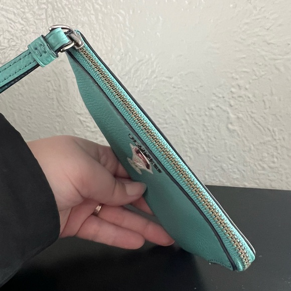 Coach Corner Zip Leather Wristlet Wallet Ice Cream Motif - Picture 8 of 9